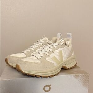 Veja Women's Sneakers in Cream and White